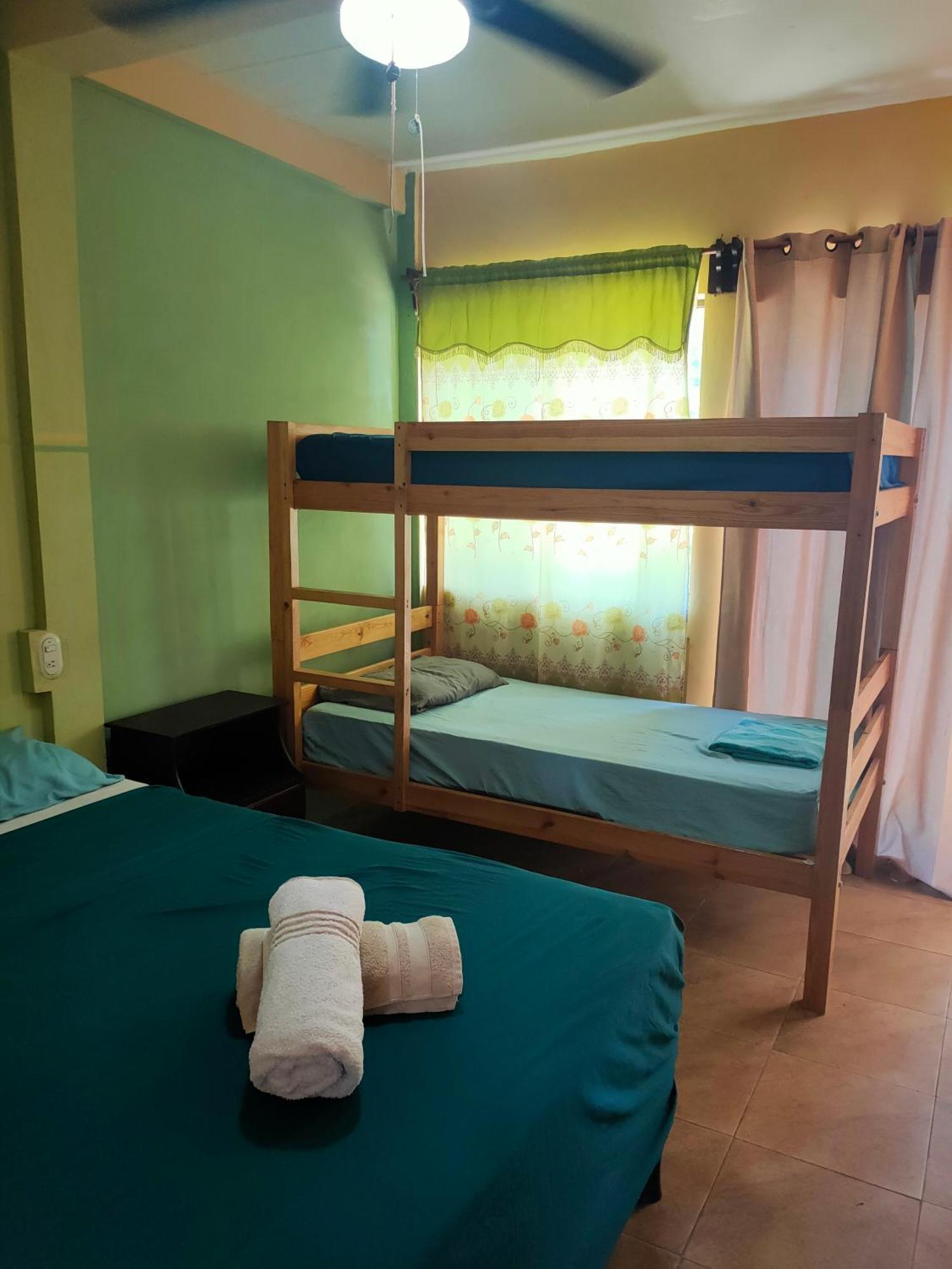 Guesthouse Island Escape South End Kamer foto